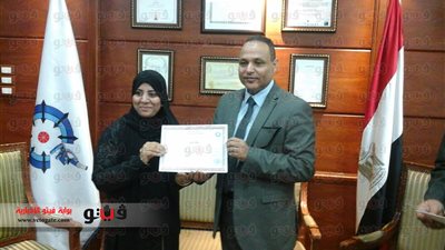 بالصور.. تكريم وفد من سلطنة عمان في مجال البحث العلمي