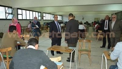 بالصور.. رئيس جامعة أسيوط يتفقد سير الامتحانات