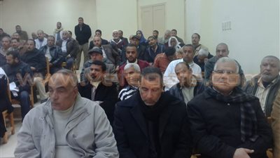 بالصور.. وكيل «تعليم مطروح» يجتمع بمراقبي لجان الشهادة الإعدادية