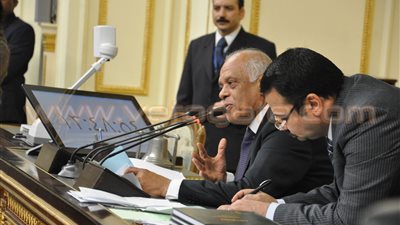 علي عبدالعال يطالب النواب بتوفير مناقشتهم لـ«الخدمة المدنية»