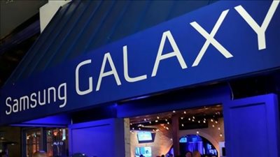 GALAXY11 فريق رياضي ينافس الفضائيين