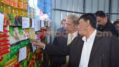 بالصور.. افتتاح منفذ بيع السلع الغذائية بقرية النصر بالإسماعيلية