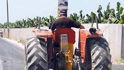 مقتل طفل أسفل عجلات جرار زراعى بالقليوبية