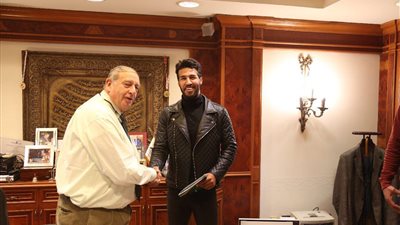 المقاصة يرفض دفع مقابل التعاقد مع شريف حازم بالدولار