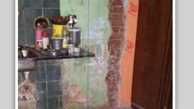 إخلاء منزل بعد سقوط أجزاء منه بشبرا الخيمة (صور)