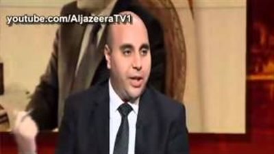 بالفيديو.. مذيعة الجزيرة لمدير حملة شفيق: «ابتسامتك صفراء»