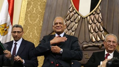 رفع جلسة «الخدمة المدنية» نصف ساعة