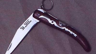 ضبط 348 مطواة بحوزة بائع فى العتبة