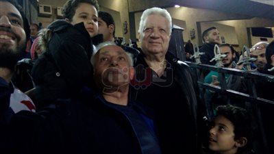 مرتضى منصور يحضر مباراة الزمالك والمقاولون بإستاد القاهرة