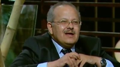 الخشت يعرض امتحان التمويل لتجارة القاهرة على لجان تقييم الامتحان