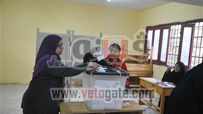 حقوقيون ينقسمون بين مؤيد ومعارض للجوء 