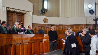 بالصور.. محامي يطالب بضم «السيسي» لـ«قتل المتظاهرين» والقاضي يرفض لعدم وجود أدلة