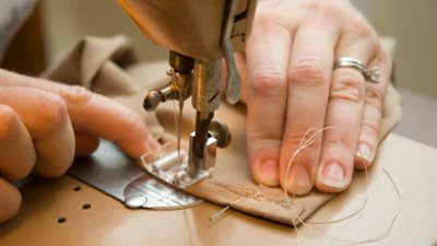 دورة تدريبية حول الخياطة المتنقلة بمديرية القوى العاملة في قنا