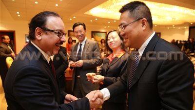 بالصور.. «الاتصالات» توقع مذكرة تفاهم مع شركة «هولدينجز» الصينية