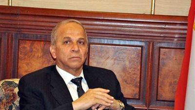 محافظ القليوبية ينفعل على مسئول بالكهرباء: «انتم مش بتوع شغل»