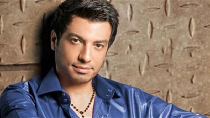 الفنان إيهاب توفيق
