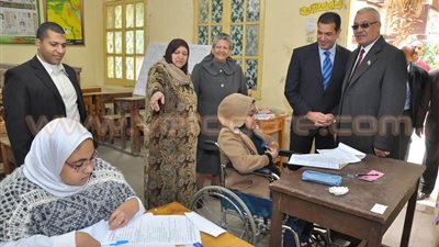 بالصور.. محافظ أسيوط يتفقد لجان امتحانات الإعدادية