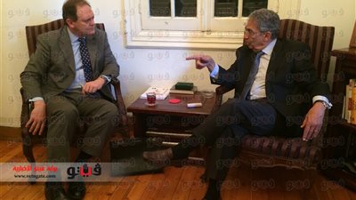 بالصور.. عمرو موسى يلتقي السفير الأسترالي