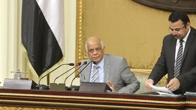 3 حلول لأزمة رفض «الخدمة المدنية».. تأجيل نشر القرار في الجريدة الرسمية.. العودة لقانون 47.. إصدار قانون مؤقت «سد خانة».. الحكومة: مرتبات الموظفين في أمان.. صلاح عيسى: «الخدمة