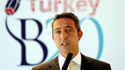 وفاة الملياردير التركي مصطفى كوتش إثر أزمة قلبية