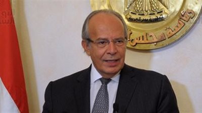 وزير التنمية المحلية يزور مارى جرجس ويهنئ الأقباط بعيد الميلاد بسوهاج