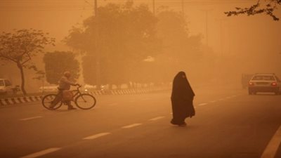 موجة برد قارسة تضرب البلاد غدًا.. أمطار رعدية على السواحل الشمالية.. هبوط الحرارة بمعدل 9 درجات.. انخفاض الرؤية على الطرق واضطراب الملاحة البحرية.. و«الأرصاد» تطالب المحافظين بالاستعداد