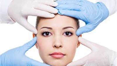 الصنفرة الكريستالية تخلصك من الخلايا الميتة وتجدد البشرة