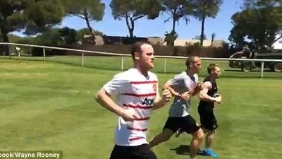 بالصور..روني يقطع إجازته ويتدرب منفردًا استعدادًا للمونديال