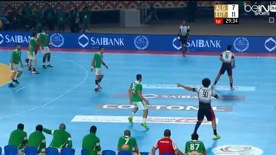 منتخب «اليد» يتقدم على الجزائر في البطولة الأفريقية بالشوط الأول