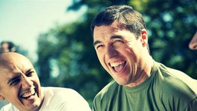 نصائح ذهبية للتغلب على مشكلة تعلق الزوج بأصدقائه