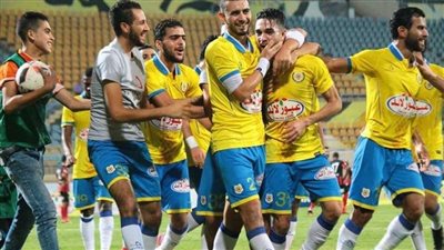 الإسماعيلية تحتفل بعد الفوز بخماسية على الرجاء بالدوري