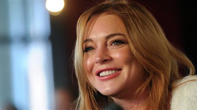 النجمة الأمريكية ليندسي لوهان مدينة بـ 100 ألف دولار للضرائب