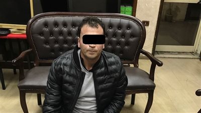 كاميرات المراقبة تكشف لص الفيزا كارت بحدائق الزيتون