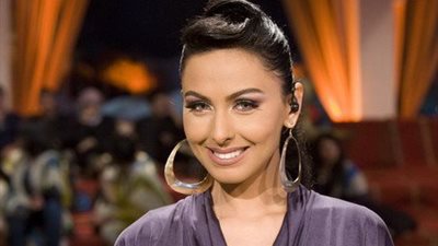 ميس حمدان عن زواجها المزيف من «أبو حفيظة»: «الفرحة مش سايعاني»