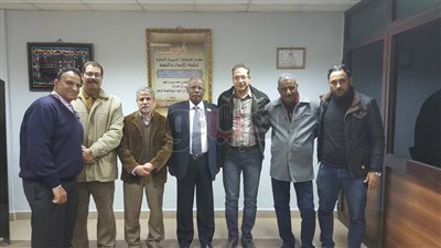 رئيس حي العمرانية يكرم القيادات المنقولين (صور)