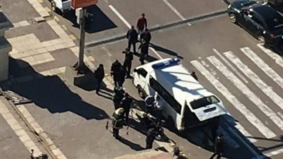 «كرتونة» تثير الذعر أعلى كوبري ستانلي بالإسكندرية