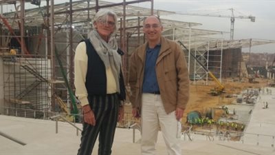 سائح أجنبي يقدم أول تبرع للمتحف المصري الكبير