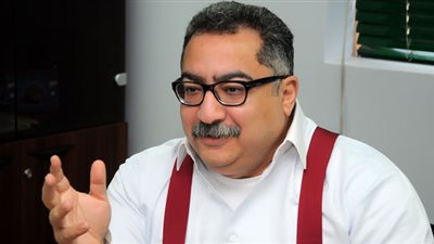 جنح أكتوبر تنظر محاكمة إبراهيم عيسى لاتهامه بسب مرشح برلماني