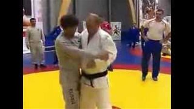 بالفيديو.. طباخو الكرملين يكشفون سر قوة «بوتين» البدنية