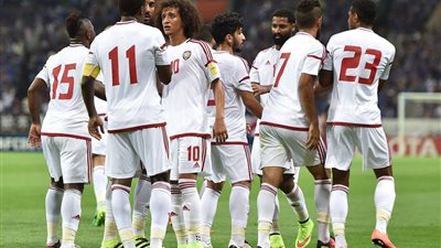 الكويت تتعادل سلبيا مع الإمارات بالشوط الأول