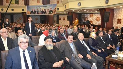 محافظ الشرقية ساخرا خلال احتفالية من أجل مصر: أنا بتكلم ألماني (فيديو)