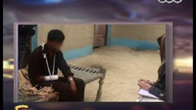 بالفيديو.. «طفل» يقطع يده بعد اتهامه بازدراء الدين