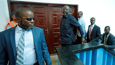 فوز نجم كرة القدم جورج وايا برئاسة ليبيريا