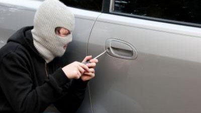 استعادة سيارة بعد سرقتها فى الطريق العام بسوهاج