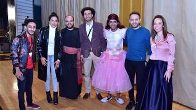 كواليس زيارة نسرين أمين لنجوم مسرح مصر