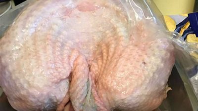 ديوك رومي فاسدة تثير غضب عملاء متجر (صور)