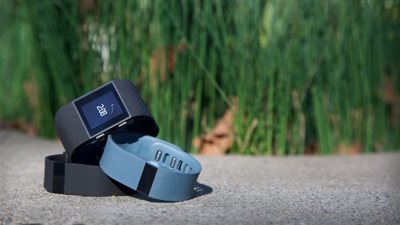 «Fitbit» يثبت دقته في قياس ضربات القلب والسكر