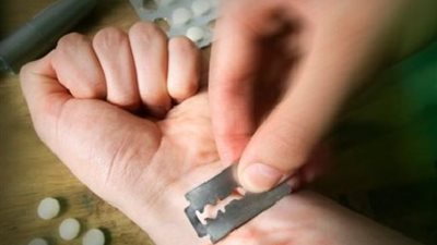 الانتحار شبح يطارد الشباب.. «محمد»: خيبة الأمر وراءه.. «هناء»: للتخلص من كابوس العنوسة.. استشاري نفسي: خلل في كيمياء المخ.. عالم أزهري: بسبب الابتعاد عن الدين.. خبير: المنتحر يخرج 