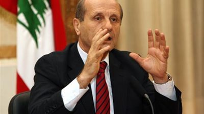 وزير الداخلية اللبناني يحذر من نزوح السوريين والفلسطينيين إلى بلاده