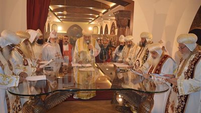 الأنبا كيرلس يشارك في احتفالات الكنيسة باليوبيل الفضي بقنا (صور)